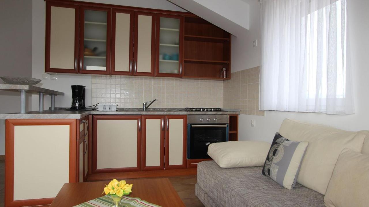 Apartments Vabec Malinska Eksteriør bilde